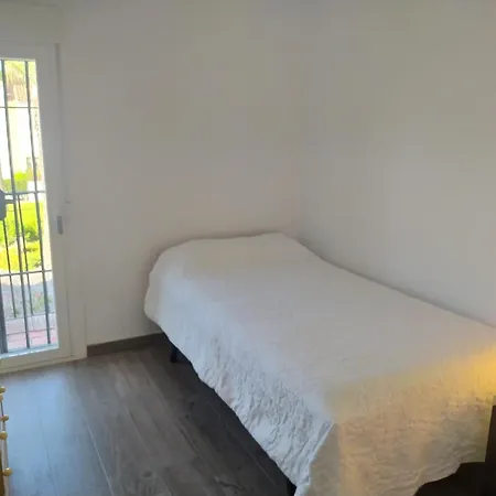 Сasa de vacaciones Adosado En La *